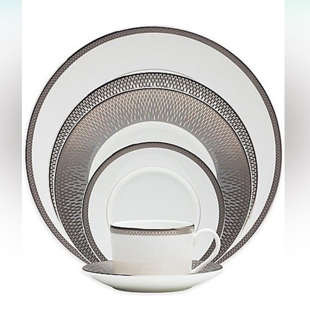 Waterford Aras Accent salad plate 9inch